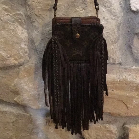 Sold Louis Vuitton fringed crossbody - Picture 2 of 8